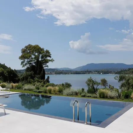 Villa Luxurious Trinity *