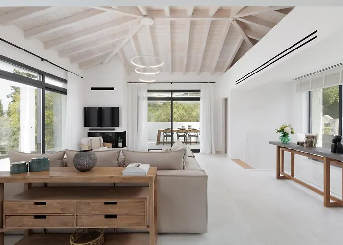 Villa Luxurious Trinity