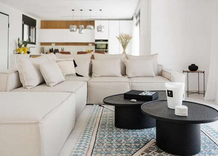 Luxurious Trinity Kondókali