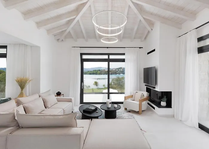 Luxurious Trinity Villa Kondókali