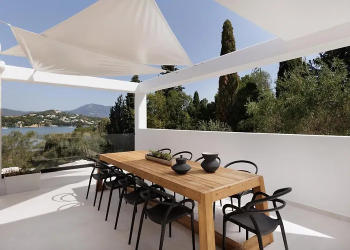 Luxurious Trinity * Kondókali