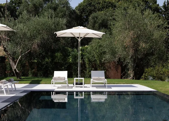 Luxurious Trinity Kondókali