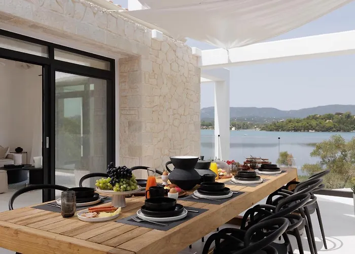 Luxurious Trinity Kondókali