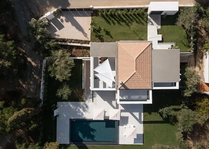 Luxurious Trinity * Kondókali