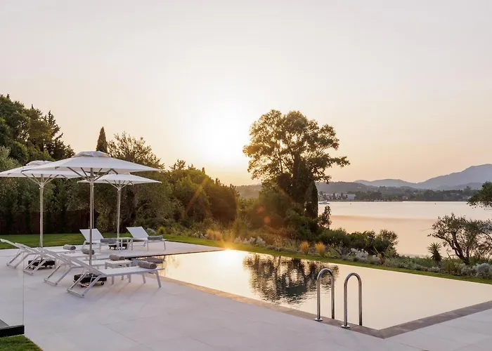 Villa Luxurious Trinity *