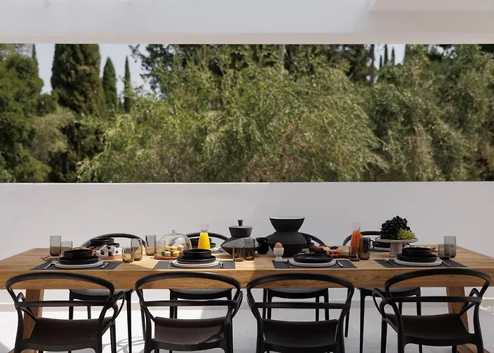 Luxurious Trinity Villa *