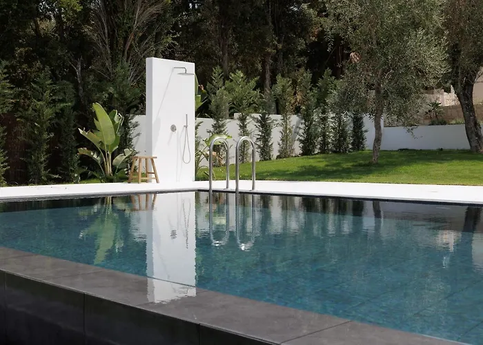 Luxurious Trinity Villa *