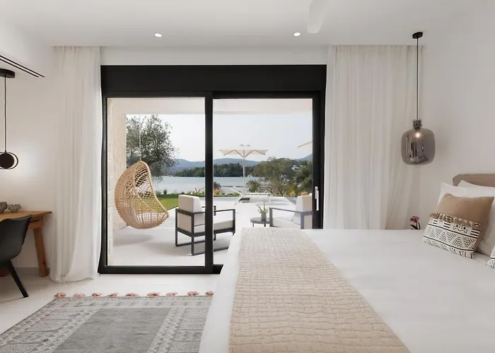 Luxurious Trinity Villa