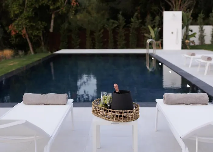 Villa Luxurious Trinity