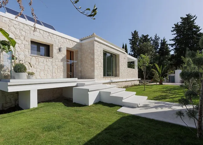 Luxurious Trinity Villa *