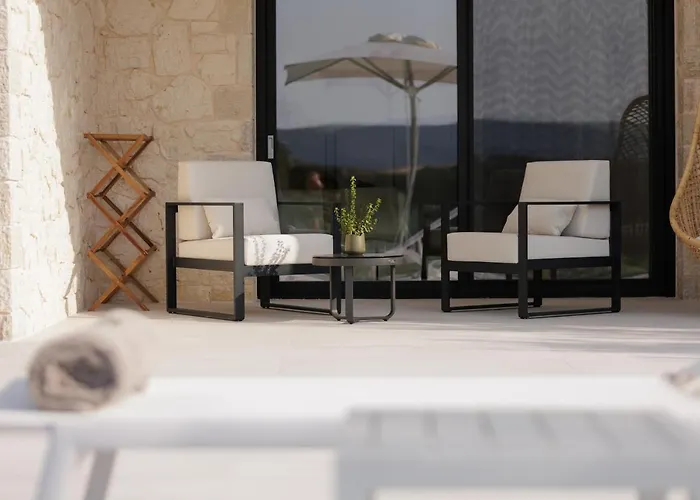 Luxurious Trinity * Kondókali