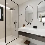 Vilă Luxurious Trinity *