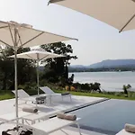 Vilă Luxurious Trinity