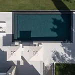 Luxurious Trinity Vilă