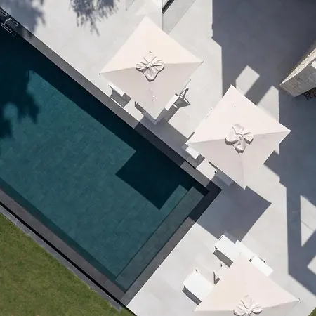 Willa Luxurious Trinity