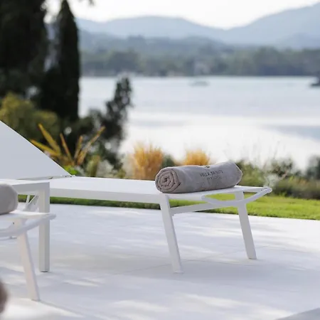 Luxurious Trinity Κοντόκαλι