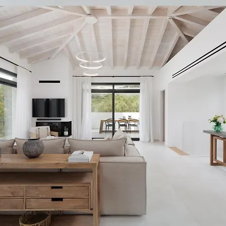 Villa Luxurious Trinity