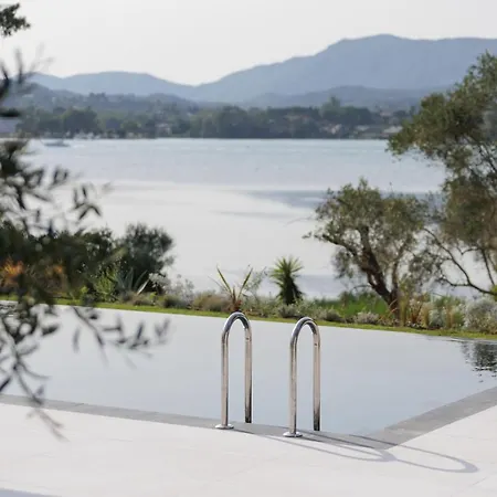 Villa Luxurious Trinity *