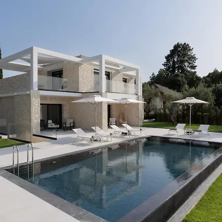 Luxurious Trinity Villa