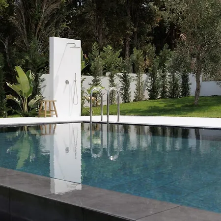 Luxurious Trinity Villa *