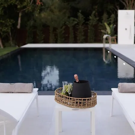 Villa Luxurious Trinity