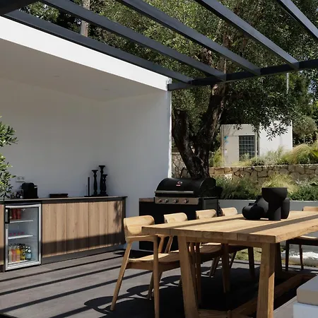 Luxurious Trinity Villa