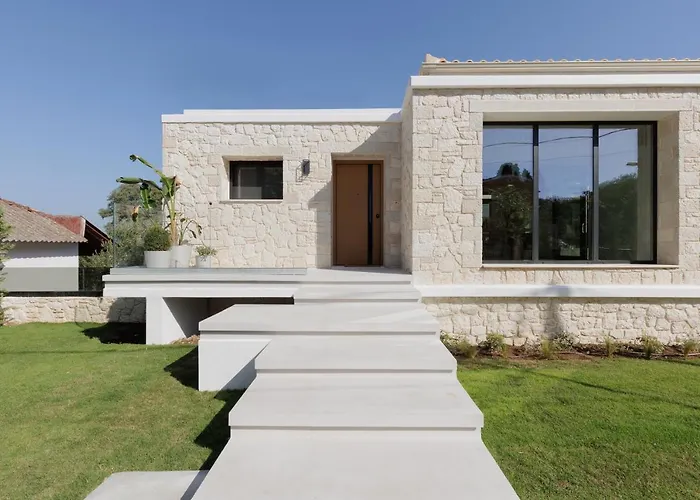 Luxurious Trinity Villa